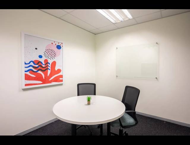 2M² OFFICE TO LET IN WATERFALL